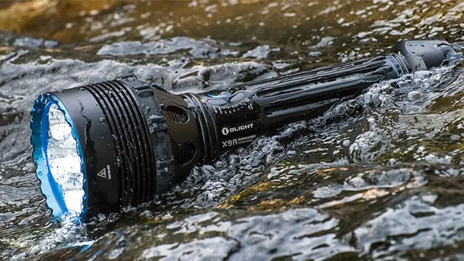 Une Lampe Tactique Ultra Puissante — Olight X9R Marauder