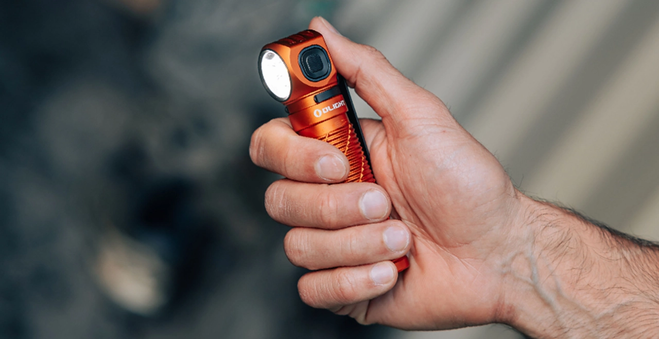OLIGHT Perun 3 Lampe Frontale 3000 Lumens Rechargeable - 7 Modes, Étanche IP68, Feu Rouge