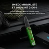 Couteau pliant EDC 2-en-1 vert et rouge Oknife LK avec mini lampe intégrée posé sur une mallette noire.