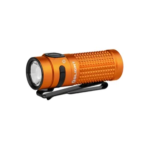 Olight Baton 4 Orange, lampe de poche EDC avec clip de poche pour l'éclairage quotidien.