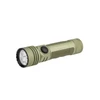 Lampe torche Olight Seeker Ultra verte désert de profil avec poignée texturée pour le camping et la recherche