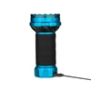 Olight Seeker 4 Pro lampe de poche bleue avec poignée texturée et chargement USB pour une utilisation fiable.