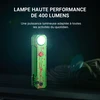 Lampe de poche EDC verte et rouge haute performance 400 lumens allumée dans l'obscurité