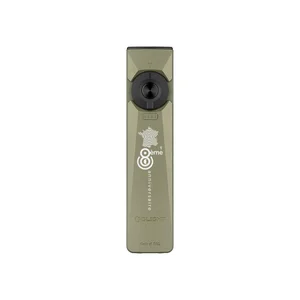 Olight Arkfeld Ultra vert militaire, vue avant, lampe de poche EDC rechargeable avec gravure 8e anniversaire pour usage quotidien