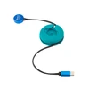 Câble de charge magnétique Olight MCC bleu et noir USB-C avec enrouleur de câble turquoise.