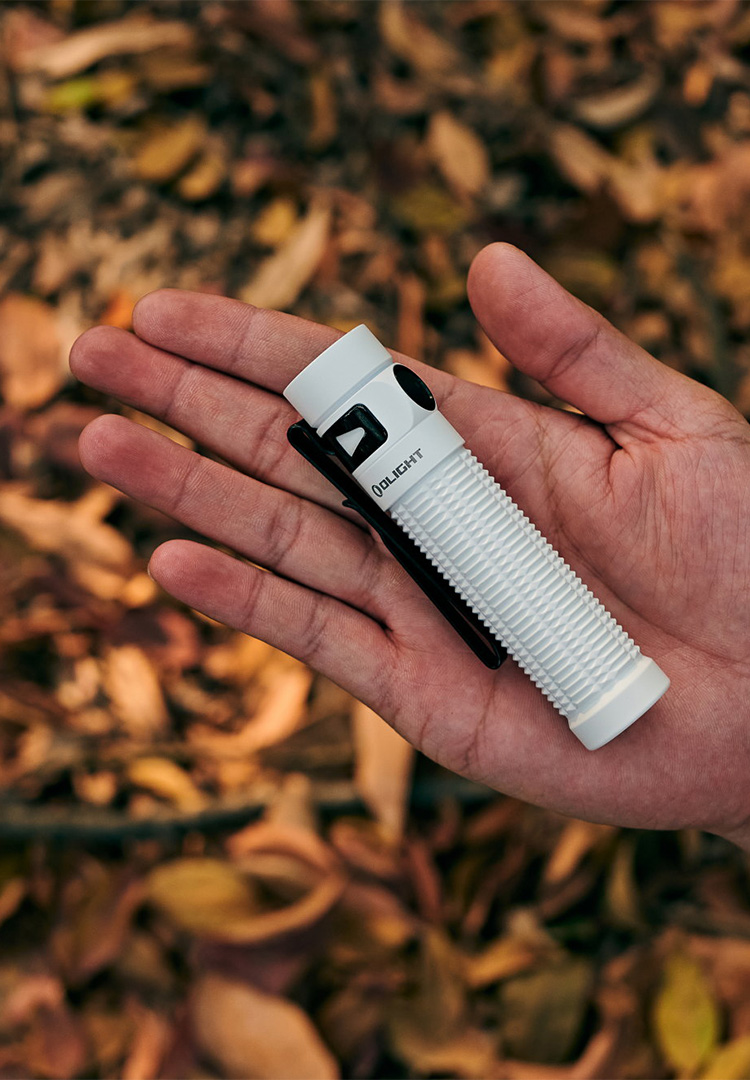OLIGHT Baton 3 Pro Max – Lampe EDC 2500 Lumens, Rechargeable, Capteur Proximité, Noir