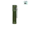 Olight Baton 4 Pro vert vue latérale avec clip de poche et chargement magnétique pour utilisation EDC et extérieure.
