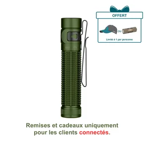 Olight Baton 4 Pro vert armée, vue de face, lampe de poche EDC rechargeable avec clip de poche pour l'éclairage quotidien.