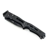 Couteau de poche pliant tactique noir avec manche ergonomique antidérapant sur fond blanc