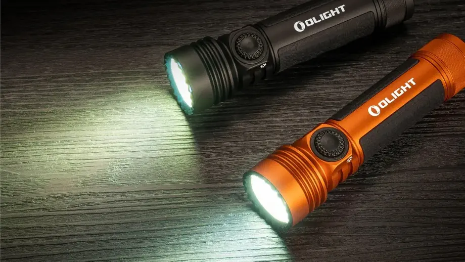 La meilleure lampe torche et lampe de camping garantit un éclairage parfait pour vos sorties en plein air