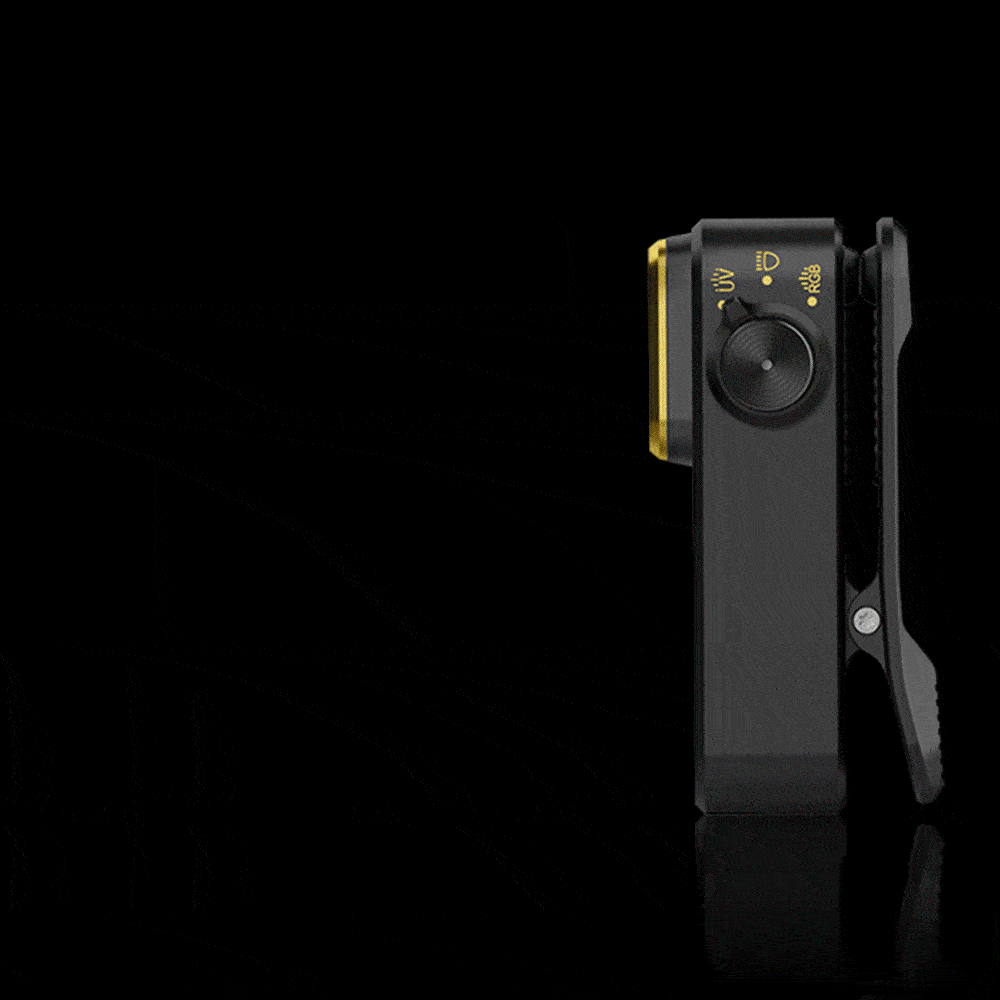 Olight Oclip Pro noire avec lumière UV, latérale, pour inspection et usages variés.