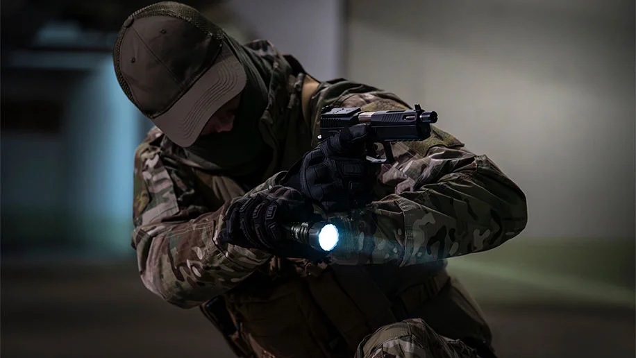 5 points à considérer avant d'acheter une lampe tactique police