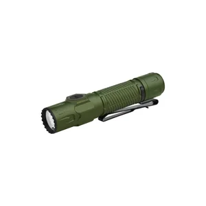 Olight lampe de poche Warrior Ultra verte vue latérale avec clip de poche pour activités extérieures et tactiques