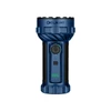Lampe torche puissante Olight bleue avec écran LED sur fond blanc