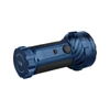 Lampe torche puissante Olight Marauder 2 bleue avec poignée antidérapante et commutateur rotatif.