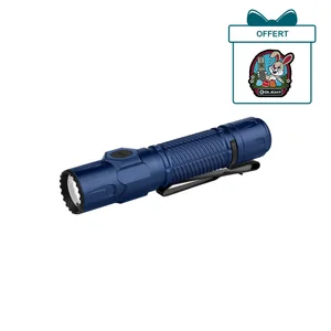 Lampe de poche Olight Warrior Ultra bleue vue latérale avec clip de poche pour l'éclairage tactique et extérieur.