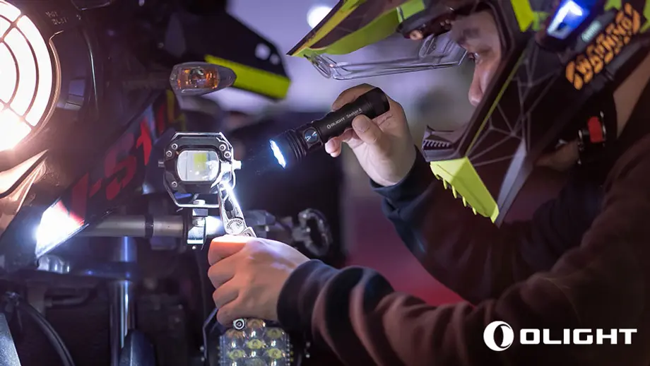 lampe torche pour entretenir Olight seeker 4 3100lm