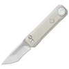 Couteau de poche pliant beige avec mini lampe torche LED intégrée et lame tanto sur fond blanc.