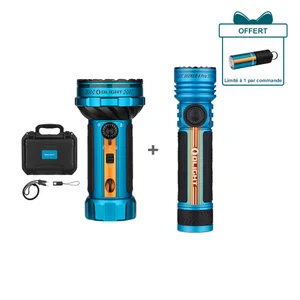 Olight bleu Marauder Mini 2 et Seeker 4 Pro, vue de face, puissantes lampes torches pour extérieur et situation d'urgence
