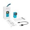 Lampe clip Olight Oclip 2 Pro bleue avec sa boîte, câble USB-C et notices d'utilisation sur fond blanc.