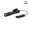 Lampe tactique Olight avec faisceau laser vert et interrupteur de pression déporté pour montage sur arme.