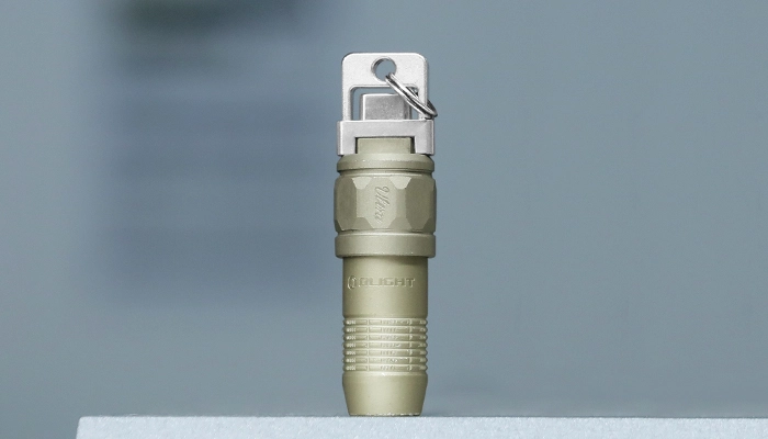 Olight I18 Porte-clés EDC Rechargeable En Laiton USB-C, 180