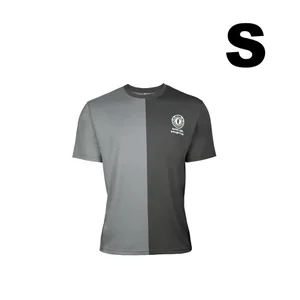 T-shirt bicolore gris clair et foncé taille S avec logo imprimé sur la poitrine, style sportswear moderne.