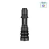 Lampe torche noire Olight rechargeant, gros plan sur le port de charge USB.